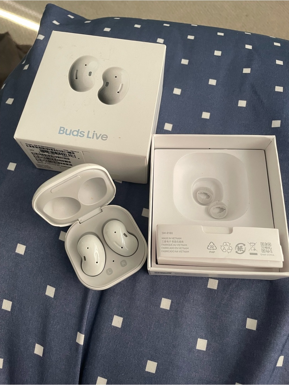 Brand New! Samsung Galaxy Buds Live Wireless Earbuds - Mystic White